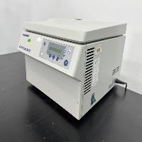 Eppendorf 5804 Centrifuge image 1